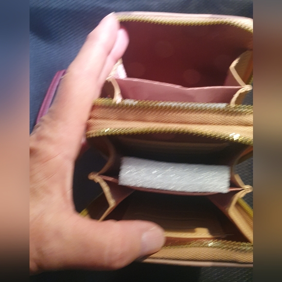 Elegant Brown Crossbody Bag with Gold Accents - Picture 4 of 7